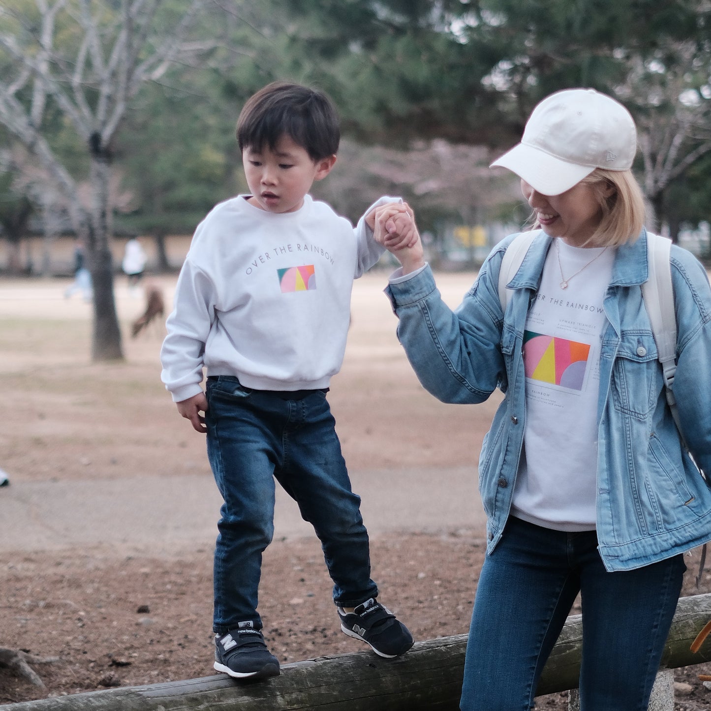 OVER THE RAINBOW ロゴ入りスウェット