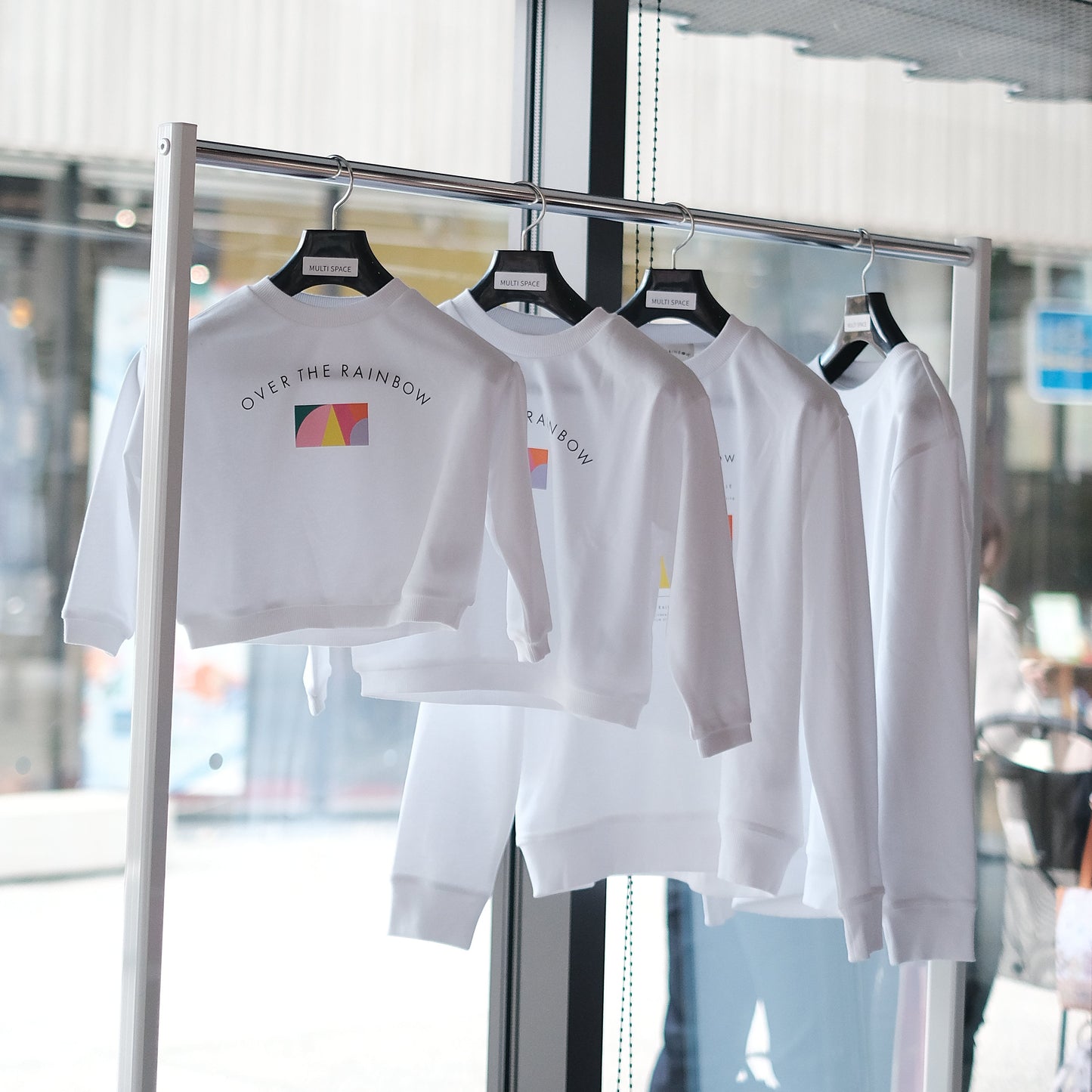 OVER THE RAINBOW ロゴ入りスウェット